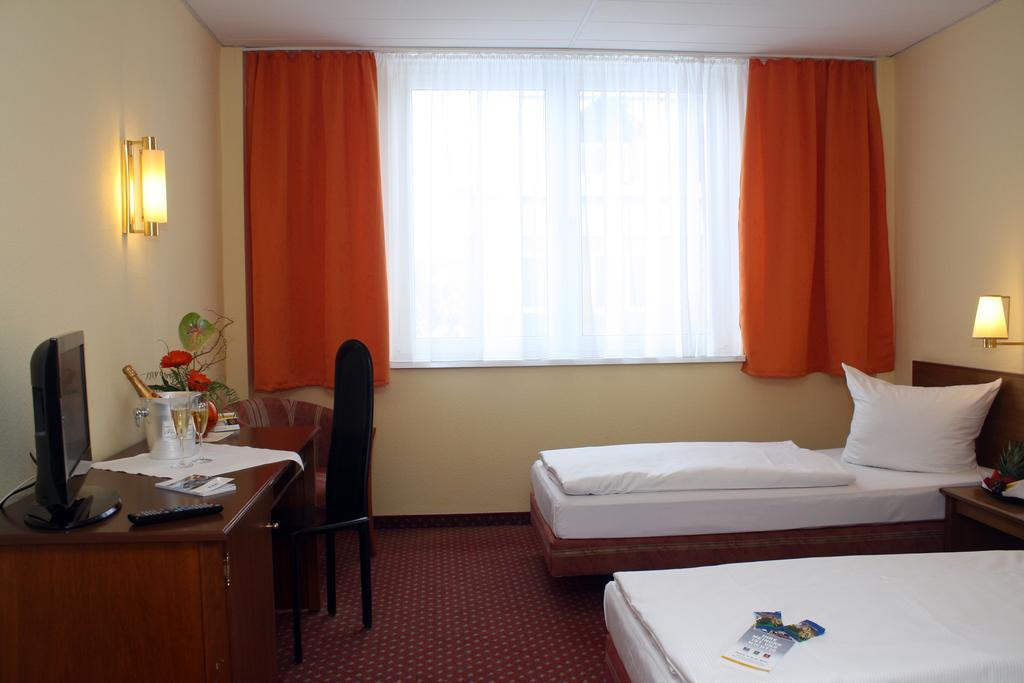 Quick Hotel Dresden West 케셀도르프 외부 사진